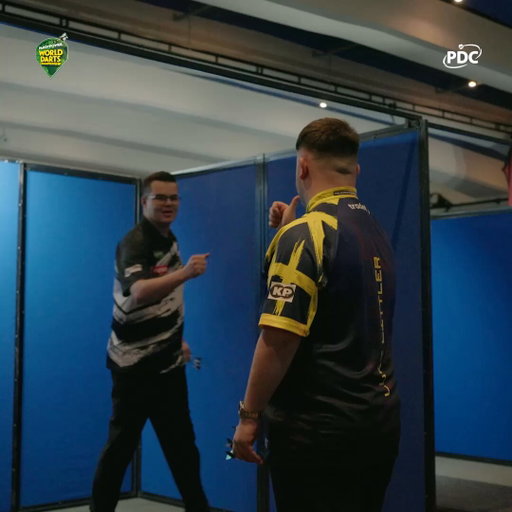 Gian van Veen wins the bull-up ahead of tonight’s World Darts Championship final! 

#WCDarts 