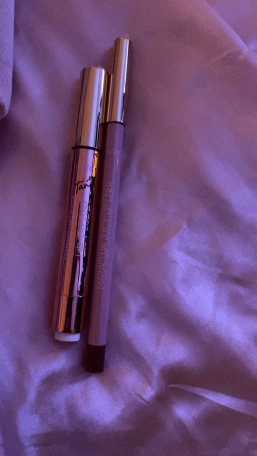 RT @hannahlovesrhi: was gifted the @tanamongeau tarte collab so exciteddd 