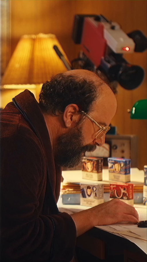 Murray Bauman smells amazing (confirmed, not a conspiracy). And you should too.

Upgrade your shower with the Stranger Things x Dr. Squatch Collection:
https://t.co/tqtfutc3hz + @Target 