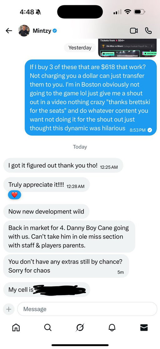 LMAOOOO. Look who came crawling back.  @StoolMintzy should learn a lesson about one in the hand two in the bush or whatever it is. Maybe if pledge master Dan and the Yak boys mentioned me one (1) time or he answered in under 3 hours he would already have the tickets. And of course, I would've added one for the goat Danny Boy if I felt 1 ounce of love from him or the team. Brettski simp died hours ago bub.