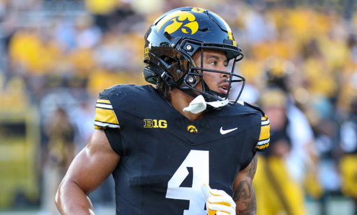 Louisville will get the first transfer visit for Iowa safety Koen Entringer.

Texas Tech and West Virginia also.

Per @netsportsmgmt

https://t.co/opBmmDvV93 
