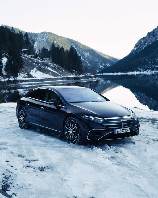Hibernate? With all this beautiful landscape? Never.

📷 visionsofjk (IG) for #MBcreator 

#MercedesBenz #EQS 