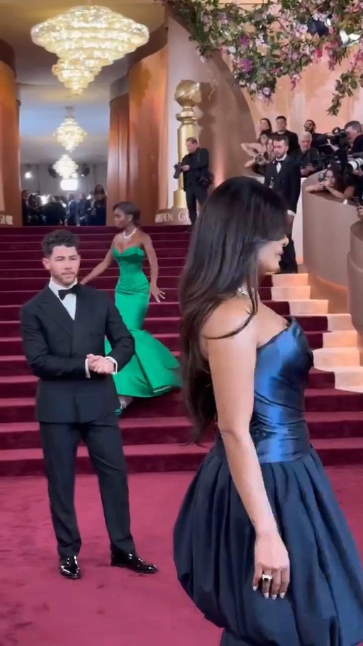 The way @nickjonas looks at @priyankachopra on the #GoldenGlobes red carpet 🥹 