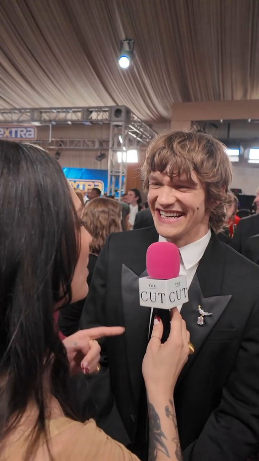 Connor Storrie said I AM THE CAPTAIN NOW .... on the #GoldenGlobes red carpet 😝😜😛 