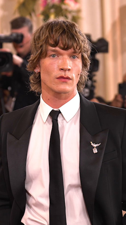 We love you, Connor Storrie #GoldenGlobes ❤️ 