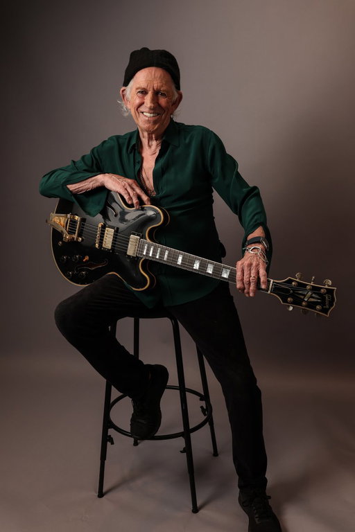 A love letter to one of the coolest guitars of all time. 

Is there a more iconic guitar player on Earth than @officialKeef? For more than six decades, the “Human Riff” has been the heartbeat of @RollingStones, inspiring millions of fans and musicians the world over to get out of their seats and rock ’n’ roll. It’s difficult to imagine the popular music landscape without the monolithic presence of Keith Richards looming over it with impossible cool, godlike nonchalance, and, of course, impeccable taste in guitars. Ask any guitarist which instrument of Keith’s they desire the most, and we’re willing to bet his black 1960 Gibson ES-355 is top of the list. Keith first used an ES-355 back in 1969, taking it out on the road and into the studio during the legendary recording sessions for Sticky Fingers and Exile on Main St. His black 1960 model has also been a staple of each and every planet-straddling Rolling Stones tour since 1997.

Now, we are proud to present the Keith Richards 1960 ES-355 Collector’s Edition guitar, an exacting replica of the Gibson ES-355 he made famous. Handcrafted in the Gibson Custom Shop in Nashville, Tennessee, it’s not just a tribute to Keith’s original guitar; it’s effectively a clone, employing new 3D scanning technology, identical materials and construction methods, and meticulous Murphy Lab aging. The devil is in the details, and this guitar captures every nuance of the original, right down to the sonics. 

Limited to only 150 guitars worldwide;. 100 hand-signed by Keith Richards on the F-hole label, and 50 hand-signed on both the F-hole label and the back of the headstock. Read more about our partnership here: https://bit.ly/3LHcMo0

#Gibson #GibsonCustom #KeithRichards #ES355
