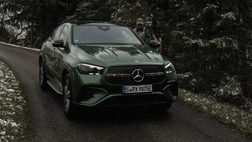 Snowy peaks and pure performance – wish you were here.

📷 loris.cataldo (IG) for #MBcreator 

#MercedesBenz #GLE 
