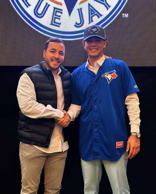 Toronto Blue Jays signing Juan Caricote, catcher from Venezuela, for $1.95 million. 