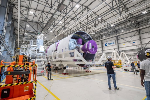 Behind the scenes as teams prep the Ariane 6 rocket for the LE-01 mission on Feb 12—our first launch with @Arianespace and the first heavy lift launch on @Amazonleo's 2026 manifest. 