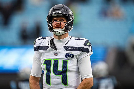 Seahawks QB Sam Darnold hasn’t thrown a football since he hurt his oblique Thursday. The Seahawks believe, but don’t know, that he will be OK to start tonight’s game vs. the 49ers. Backup QB Drew Lock took the reps the past two days and is ready if needed. 