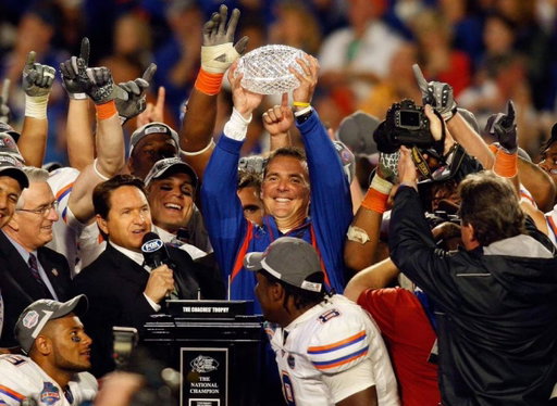 The 2008 Florida Gators won the National Championship, 41 PLAYERS FROM THAT ROSTER HAVE BEEN ARRESTED. 🚨

One in every three players on that team have spent time in the slammer. 