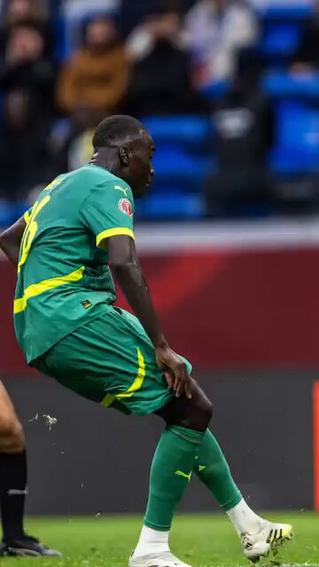 1-0 but de Pape Gueye 
.
.
@Scholes_photo 