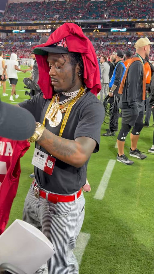 Reporter asked Uzi what his name was. Uzi: 