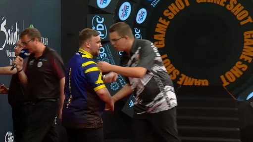 INCREDIBLE FROM LITTLER!

What. A. Match! 🤯

Luke Littler recovers from 3-0 down to defeat Gian van Veen in an absolute epic, averaging 111.58 to complete the comeback!

📺 https://t.co/jB94EMFMFB
#RiyadhSeasonDarts | QF 
