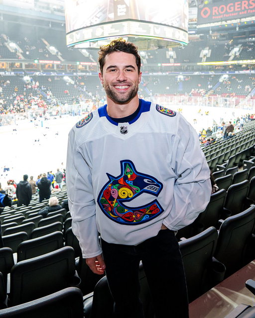 One blueberry banana smoothie please! 🫐

Welcome star of Heated Rivalry, Robbie G.K. to tonight’s game! 