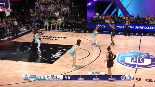 ITS FRIDAY! Let the Unrivaled domination begin. While you wait for the game tonight, catch this expertly coordinated shot from Alicia Gray.
#Unrivaled #truTV #TNTSports @UnrivaledWbb 