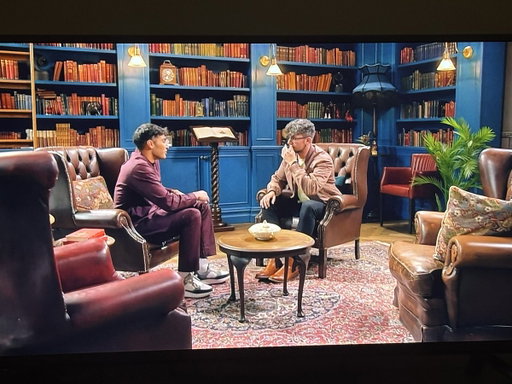 Faaraz, letting us all know that this episode was filmed on a Friday 🕌
#TheTraitors 