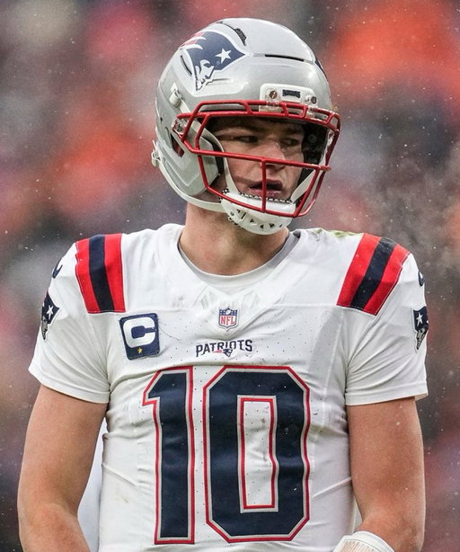 Drake Maye faced the toughest path to the Super Bowl in NFL Playoff History.

No QB has ever beat 3 Top 5 defenses to get to the Super Bowl.

Until Drake Maye. 

Chargers were #5 Defense

Texans were #1 Defense

Broncos were #2 Defense

PUT SOME RESPECT on Drake Maye’s name. 