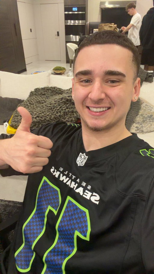 All in $25,000 on the Seahawks to beat the Rams

If Seattle wins, i will be giving 1 person who likes this tweet $2,000 
