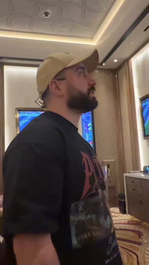 My live reaction smacking a $100,000 NFL Parlay 😅 