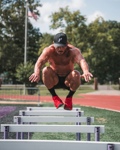 Anybody else missing warm, sunny, outdoor workouts right about now? Summer field sets are just a few months away.
-
@1stphorm #IAM1STPHORM
-
Walk On.
-
See you at the top! 