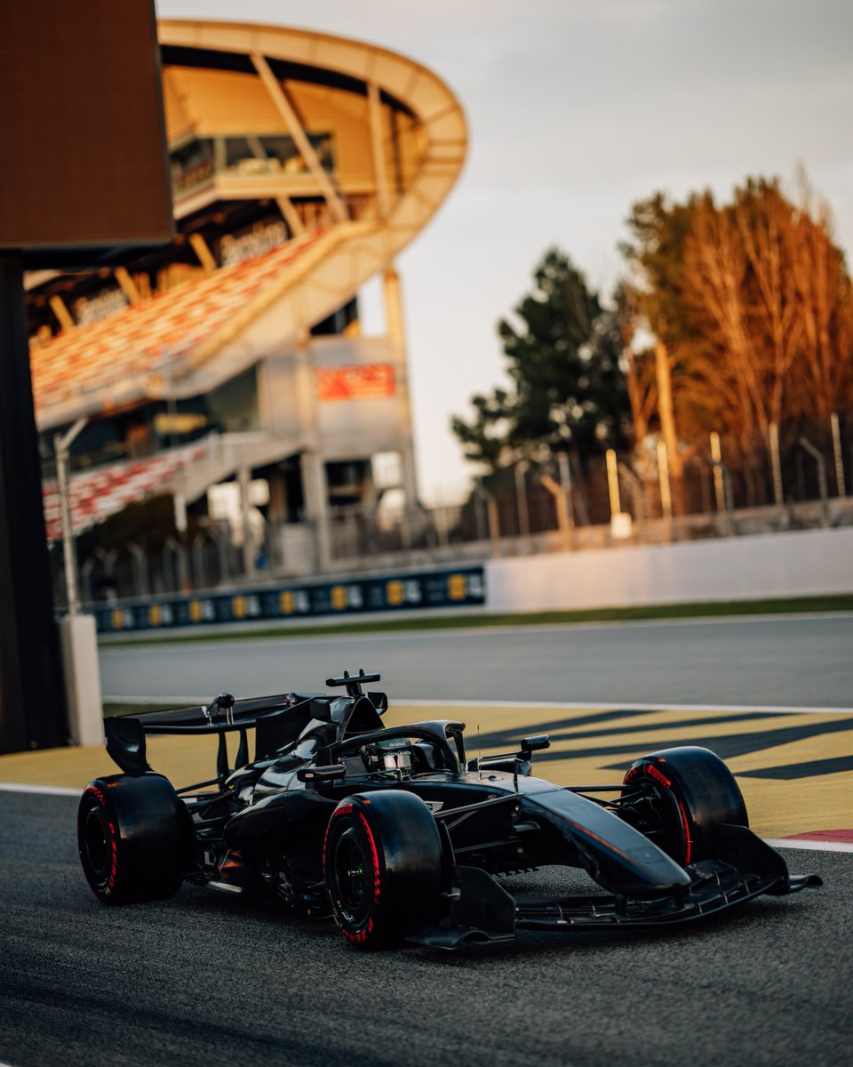 Taking to the circuit for the first time in 2026! 👊

Aston Martin's AMR26 in all its glory 🤩

#F1 