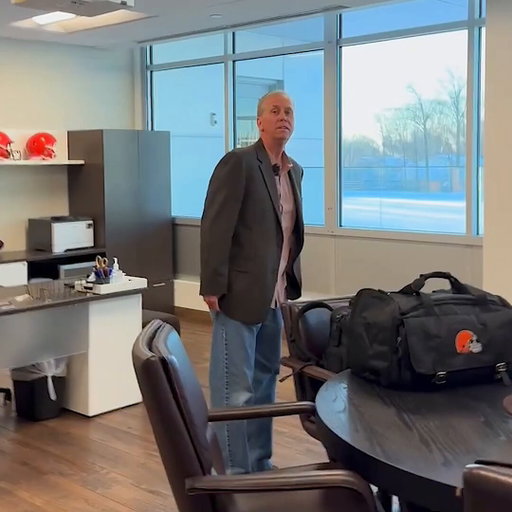 "it's everything you work for"

Coach Monken getting settled in his new digs 📍 