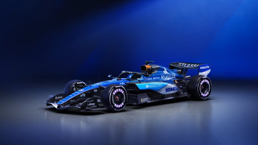 Admiring the FW48 livery from every angle 🔥 