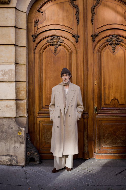 Miscellaneous moments from the streets of Paris. Wearing AMI and @nanushka. Photography Maxime elEvangelista… 