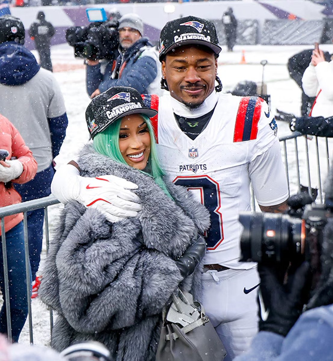Stefon Diggs hints at Cardi B engagement: "It’s on the agenda"

56% chance Cardi B performs on Sunday 