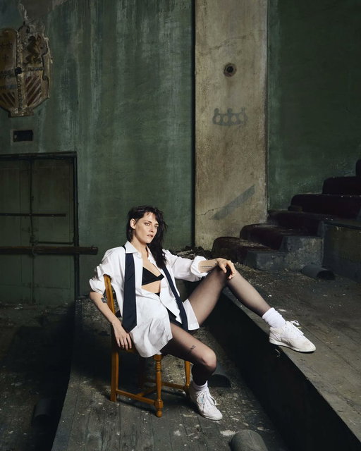Kristen Stewart has purchased the historic Highland Theater in Los Angeles and will be reopening it as a movie theater!!! 