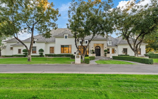 Behind the gates, everything gets a little extra 

$4,000,000 for a French chateau style estate in Queen Creek with a glam room, private casita, vault, resort pool with slide, pizza oven, putting green, and cul de sac privacy at The Pecans.

📍20521 E Pecan Lane, Queen Creek, AZ 