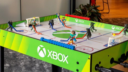 Rod hockey just had a roster update with a starting lineup of Xbox icons 🏒🎮 