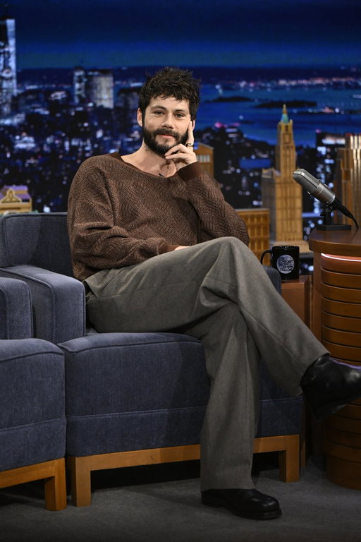 Dylan O’Brien is here to talk his films Send Help and Twinless tonight! #FallonTonight 