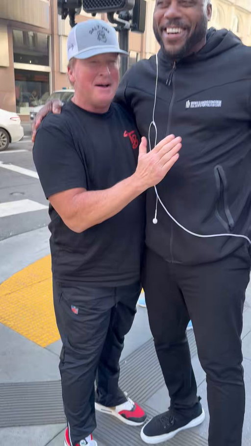 Look who I saw walkin’ around… my old tight end Roland “Squeaky” Williams! 