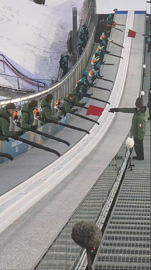 Now that's a blow dry with some serious lift 🎿

#MilanoCortina2026 | @milanocortina26 