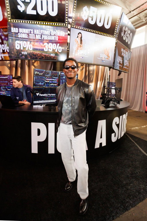 Fanatics Markets reporting live from inside the Big Game party 🫡

The Fanatics Trading Desk was the place to be 📈 Celebs picked their side, spun the wheel, and put their Super Bowl predictions to the ultimate test.