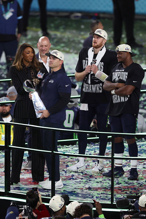 Two Double Dawgs were representing UGA on the biggest stage in football last night. 

Maria Taylor (ABJ '09, MBA '13), NBC sportscaster, and Mike Macdonald (BBA ’10, MS ’13), Seattle Seahawks head coach.

We’re proud of the Bulldogs who represent UGA on a global stage! 