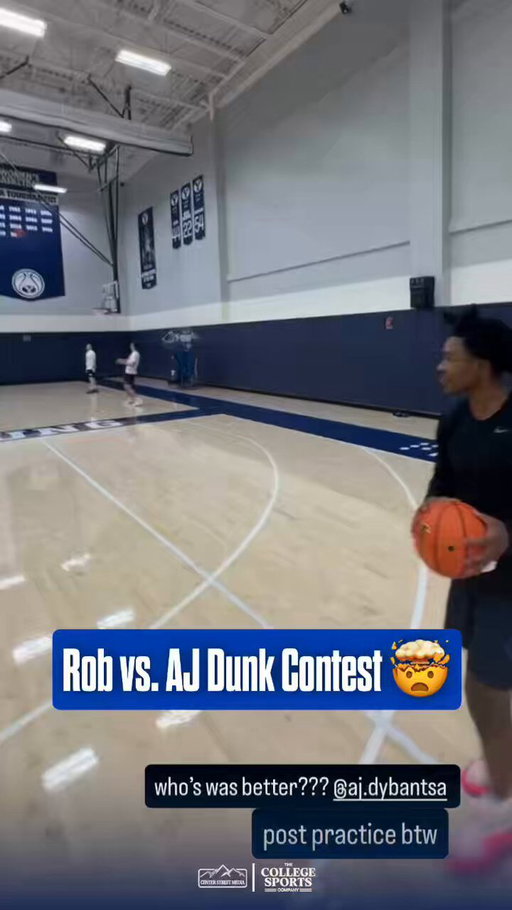 AJ and Rob had a dunk contest after Rob only layed up the alley-oop mid game 😂

🎥 : robertwr1ght/IG Story 