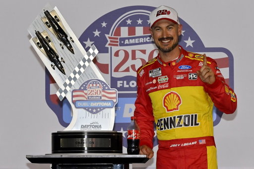 Joey Logano grabbed the checkered flag in Duel 1 at Daytona. Now it’s your turn. Grab yours with Race Day Rewards. https://twitter.com/safety/unsafe_link_warning?unsafe_link=https://go.shell.com/4rmxOYE 🏁 