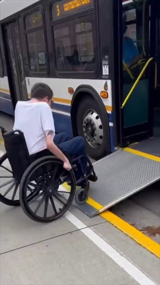 Funniest Video I saw Today
#Samsung #gadgetsidekick 