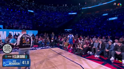 Did he just get a concussion during the dunk contest??? 
