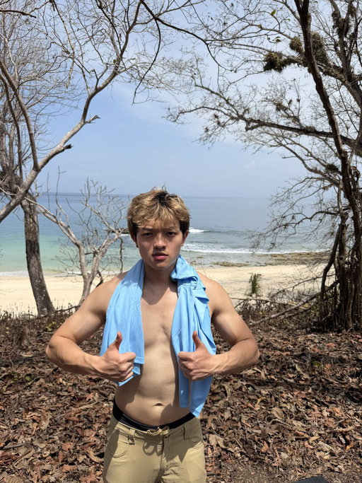 Before surviving on a island for 7 days 😁 