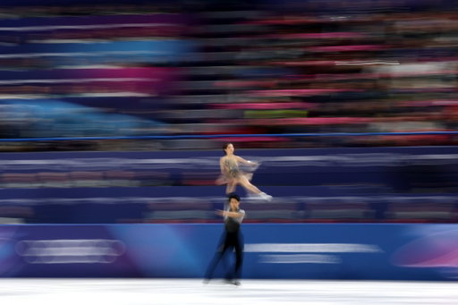 Feel the figure skating speed. 💨

#Olympics #MilanoCortina2026 