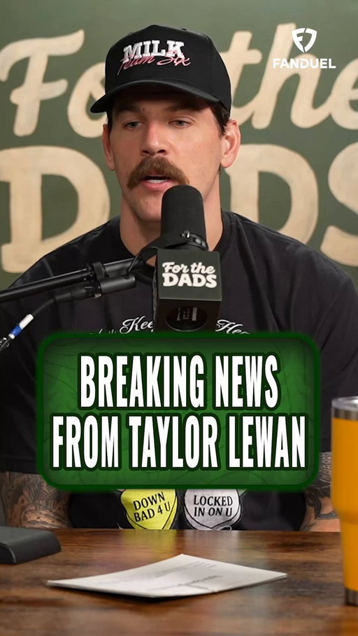 No better place on planet earth to make an announcement like this 👏❤️ 

Congrats to the whole Lewan clan on the amazing news! 🎉 👶 