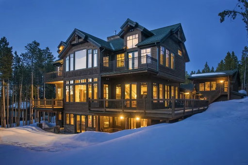 Planning a ski trip to Breckenridge? Here’s why a Vrbo makes the whole experience smoother — and warmer.

1️⃣ You stay close to the slopes
2️⃣ Space for the whole crew
3️⃣ Private hot tubs hit different after a ski day
4️⃣ Full kitchens save money (and mornings)
5️⃣ Cozy mountain design sets the vibe

If you want proximity to the lifts, space for your group, and a hot tub waiting at the end of the day, a Vrbo gives you all three. So, where should you stay in Breckenridge for skiing? https://t.co/ks2DoBhKY1
