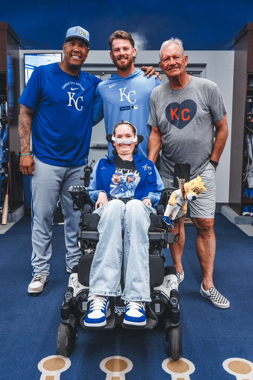 An incredible honor for an incredible person. 💙

Bobby Witt Jr. has been named the winner of the 2025 Lou Gehrig Award!

Given annually to the player who best exemplifies the giving character of Hall of Famer Lou Gehrig, Bobby joins George Brett and Salvador Perez as the third Royal to win the Lou Gehrig Award.