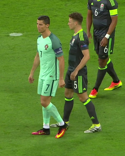 POV: Trying to mark Ronaldo at a corner 😨 