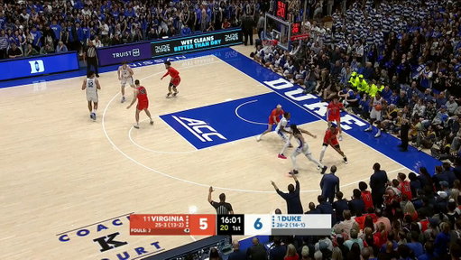 Showtime Slim got 3 threes early 👌

 