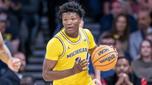 LJ Cason will miss the rest of the season after tearing his ACL during U-M's victory at Illinois.

Release | https://t.co/rhHw5oM9QW

We’ve got you, LJ. Always.

#GoBlue 